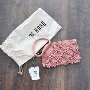 NWT Hobo Sable Genuine Leather Wristlet | Seashell